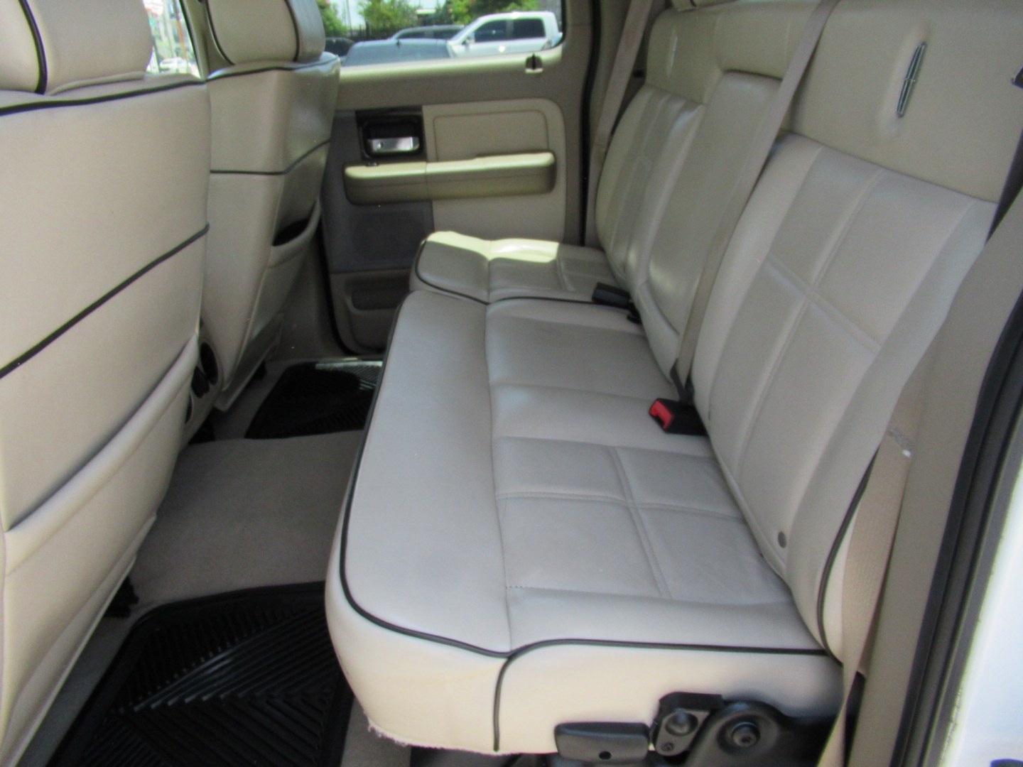 lincoln mark lt 2008 5LTPW16518FJ04007 image lincoln mark lt 2008 5LTPW16518FJ04007 image